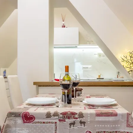 Hellochalet - Nido Dell Aquila Romantic View * 布勒伊-切尔维尼亚